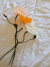 Load image into Gallery viewer, Paper Icelandic Poppy