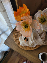 Load image into Gallery viewer, Paper Icelandic Poppy