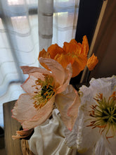 Load image into Gallery viewer, Paper Icelandic Poppy